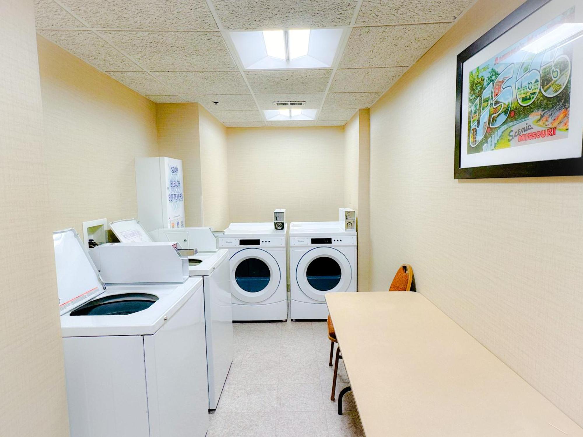 Heritage Inn & Suites St Louis Fenton, Trademark By Wyndham ภายนอก รูปภาพ