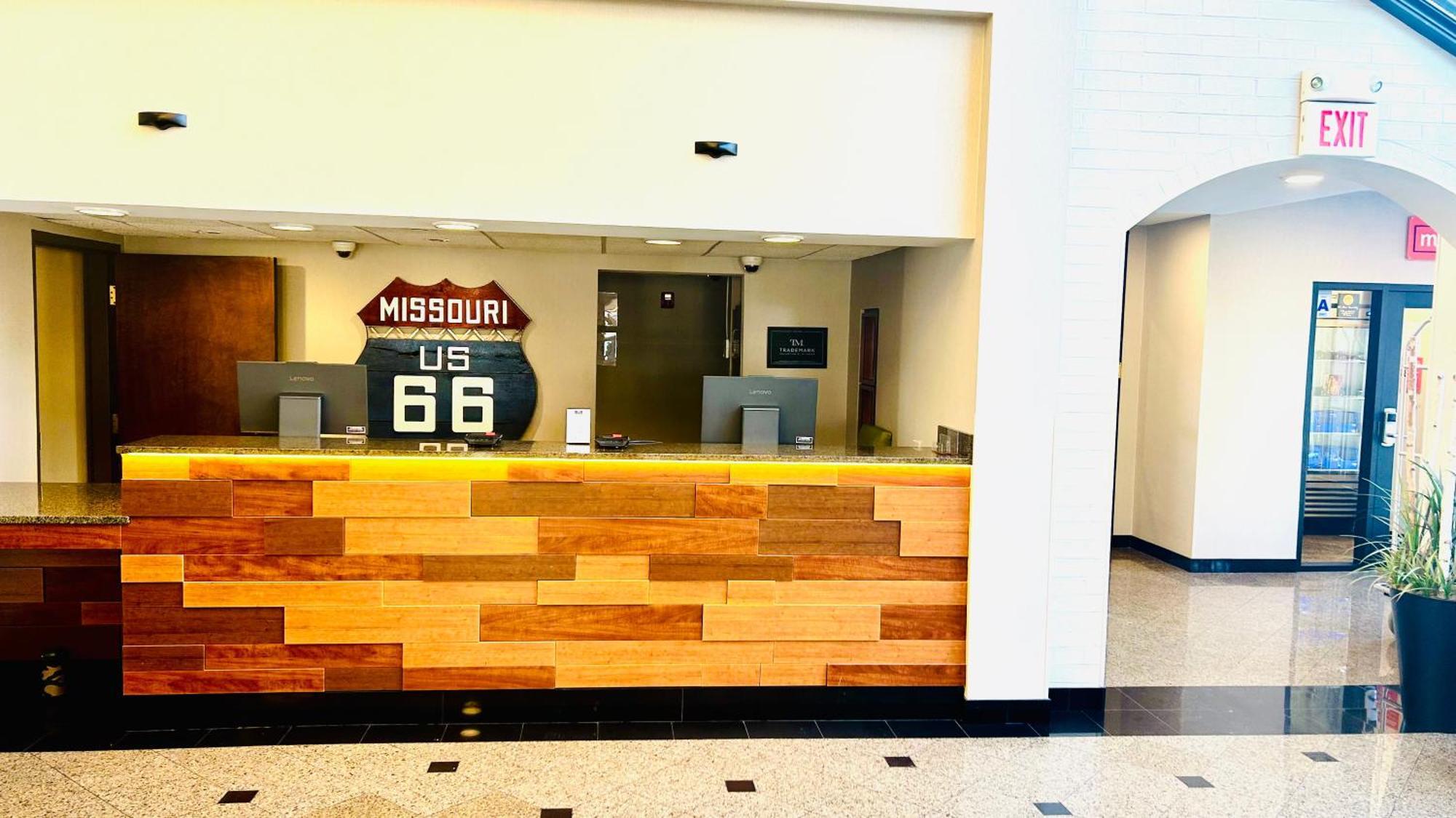 Heritage Inn & Suites St Louis Fenton, Trademark By Wyndham ภายนอก รูปภาพ